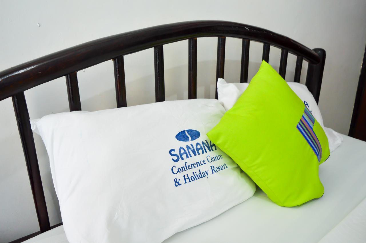 ซานานา คอนเฟอเรนซ์ เซ็นเตอร์ แอนด์ ฮอลิเดย์ รีสอร์ต Hotel มอมบาซา ภายนอก รูปภาพ